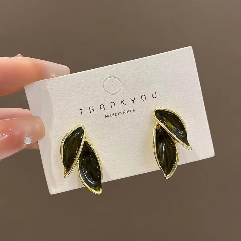 New Korean Arrival Metal Trendy Fresh Lovely Sweet Grey Leaf Stud Earrings for Women 2024 Fashion Jewelry Gifts